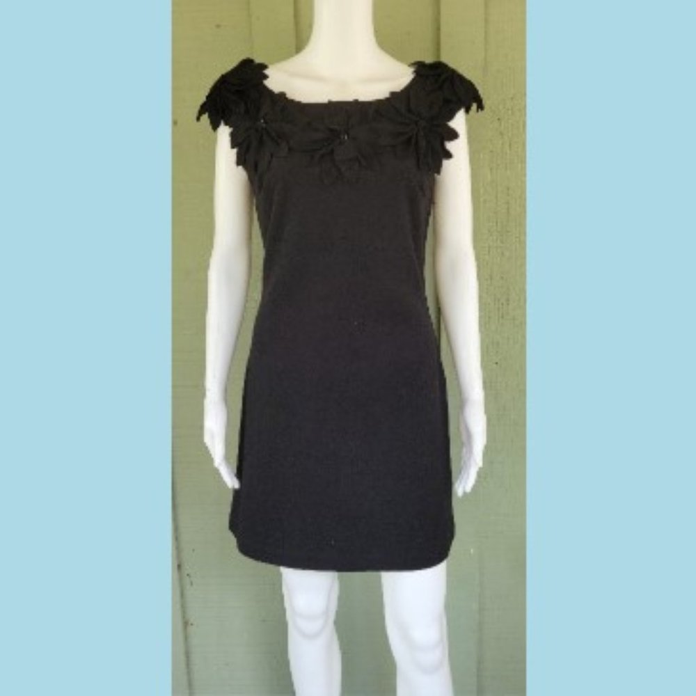 NICK & MO Black Wool Blend 3D Floral Neckline Dress Small